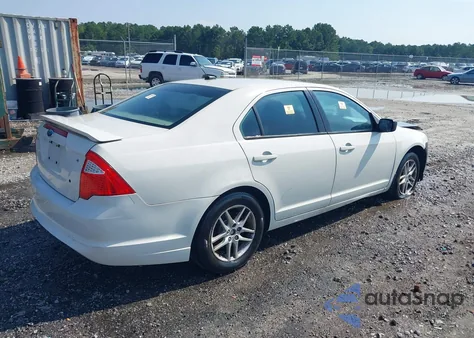 2010 Ford Fusion S из США, поврежденный, VIN 3FAHP0GAXAR222372